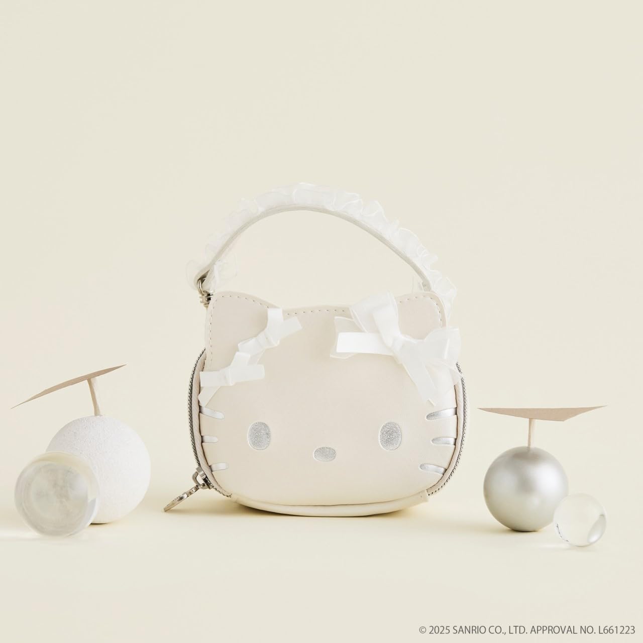 HELLO KITTY × BRILMY迷你白色化妝包